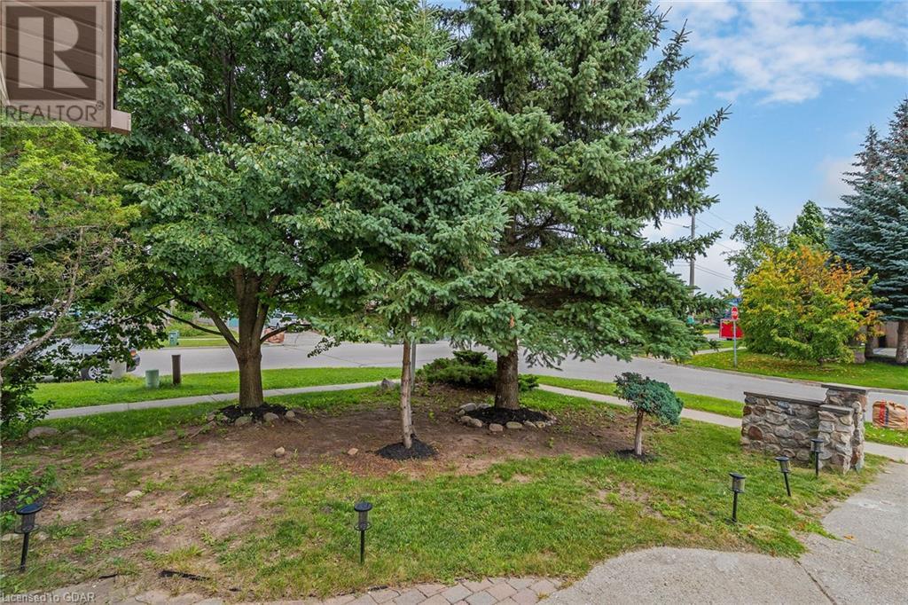 1 Boulder Crescent, Guelph, Ontario  N1G 5A3 - Photo 4 - 40625099