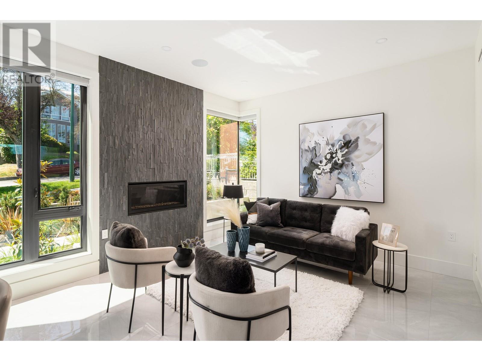 3635 W 14th Avenue, Vancouver, British Columbia  V6R 2W6 - Photo 2 - R2910987