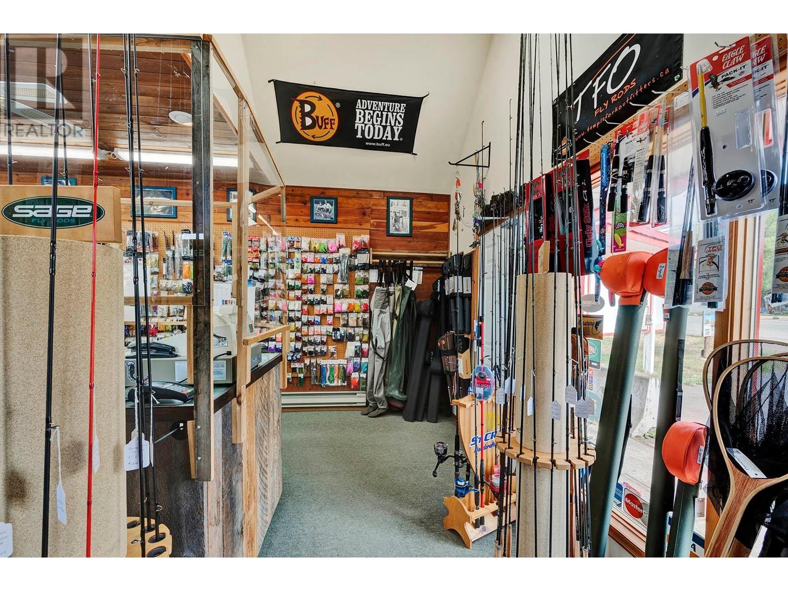 136 Highway 24, Little Fort, British Columbia   - Photo 10 - 180108