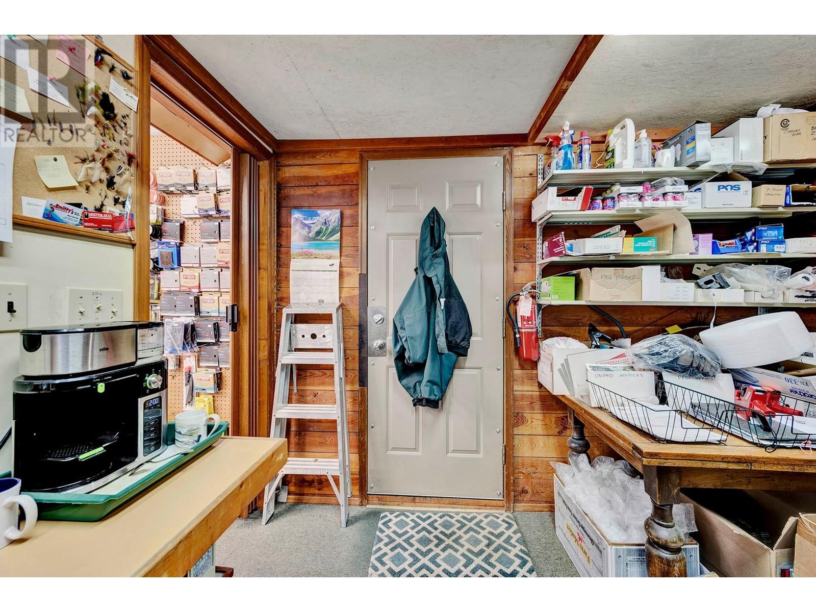 136 Highway 24, Little Fort, British Columbia   - Photo 15 - 180108