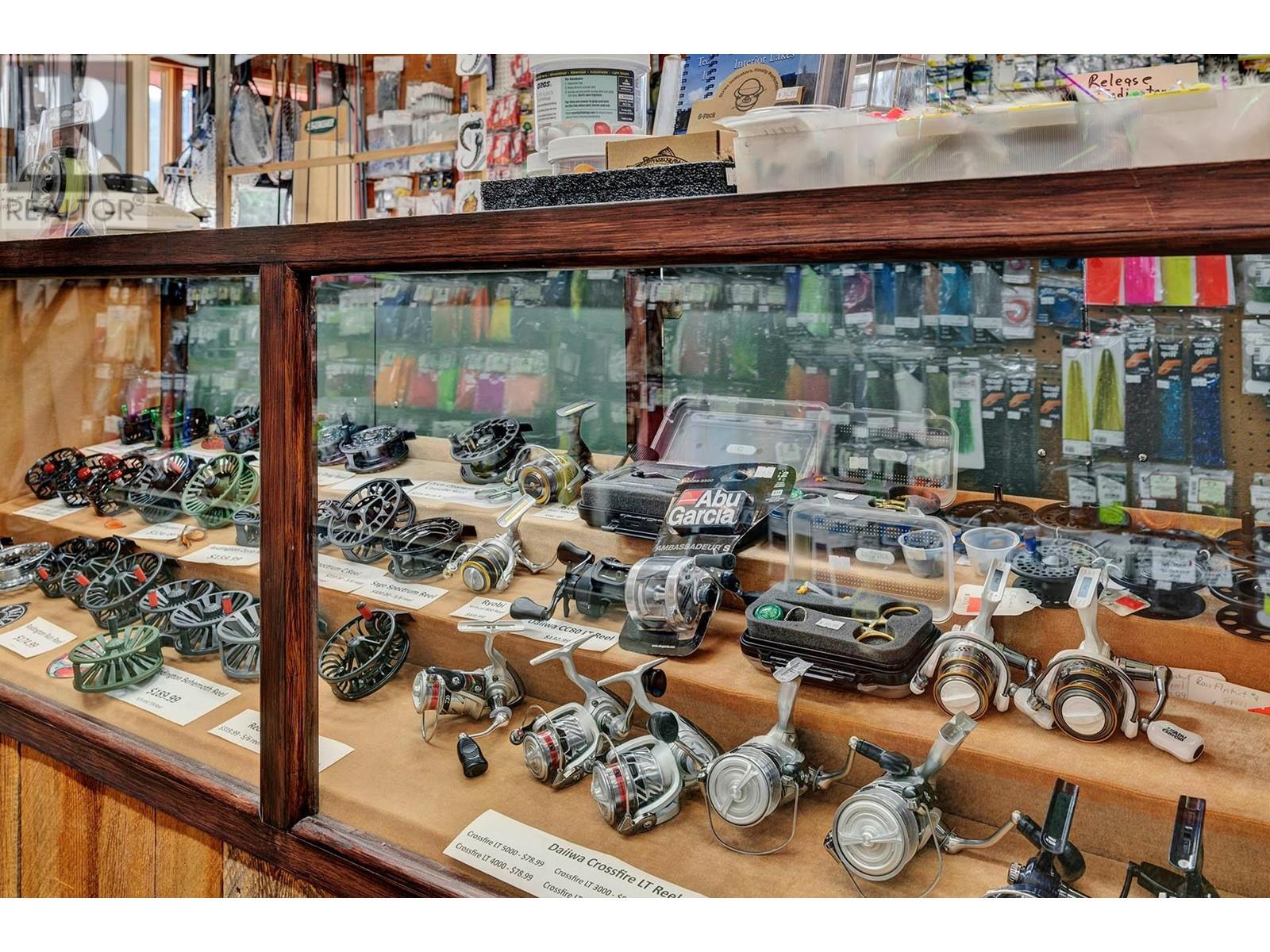 136 Highway 24, Little Fort, British Columbia   - Photo 17 - 180108