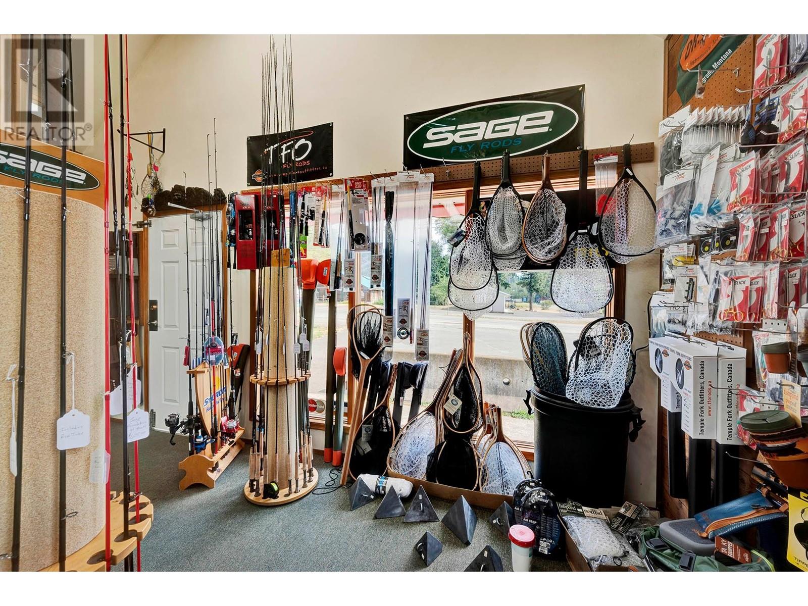 136 Highway 24, Little Fort, British Columbia   - Photo 18 - 180108