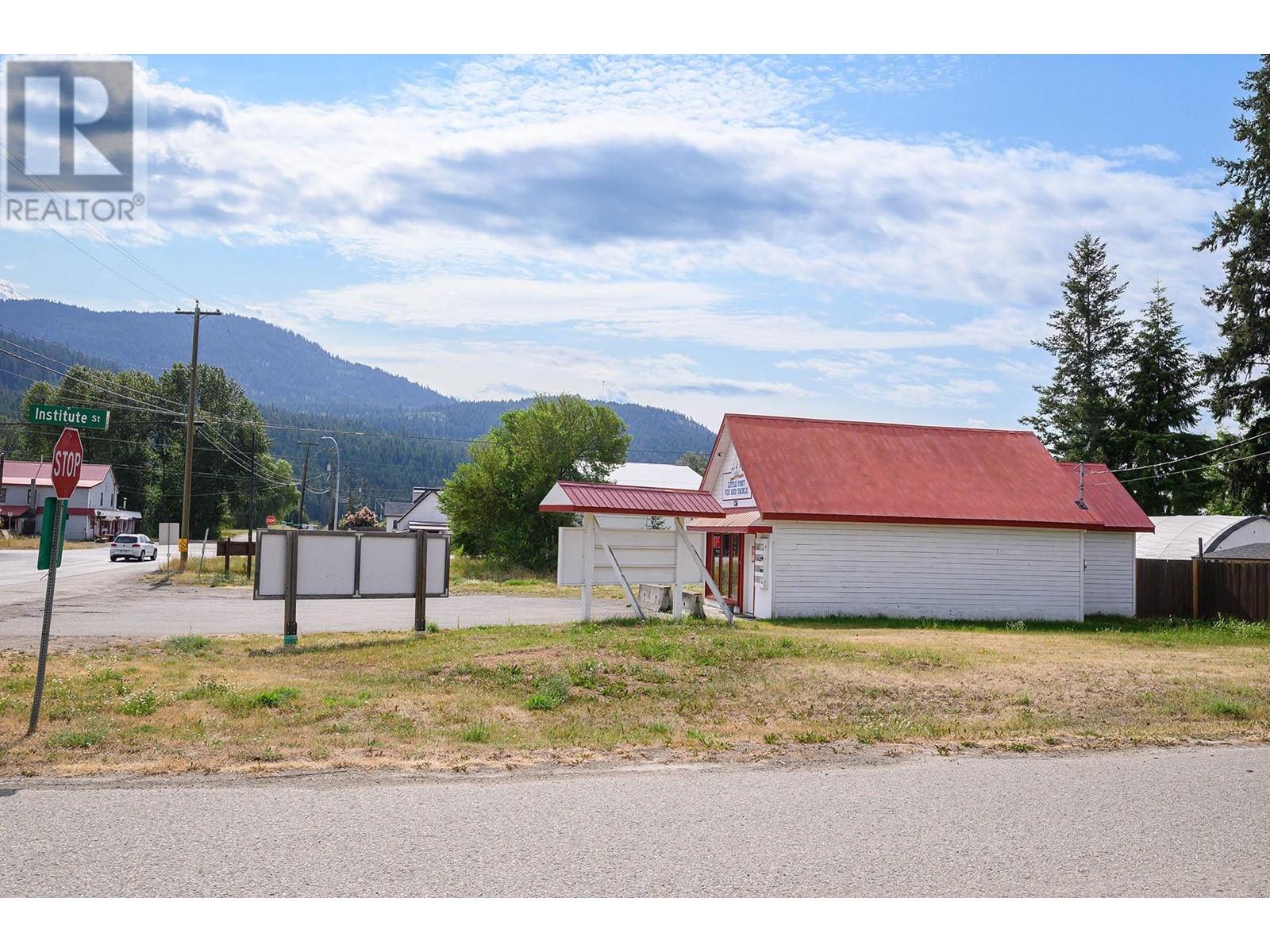 136 Highway 24, Little Fort, British Columbia   - Photo 46 - 180108