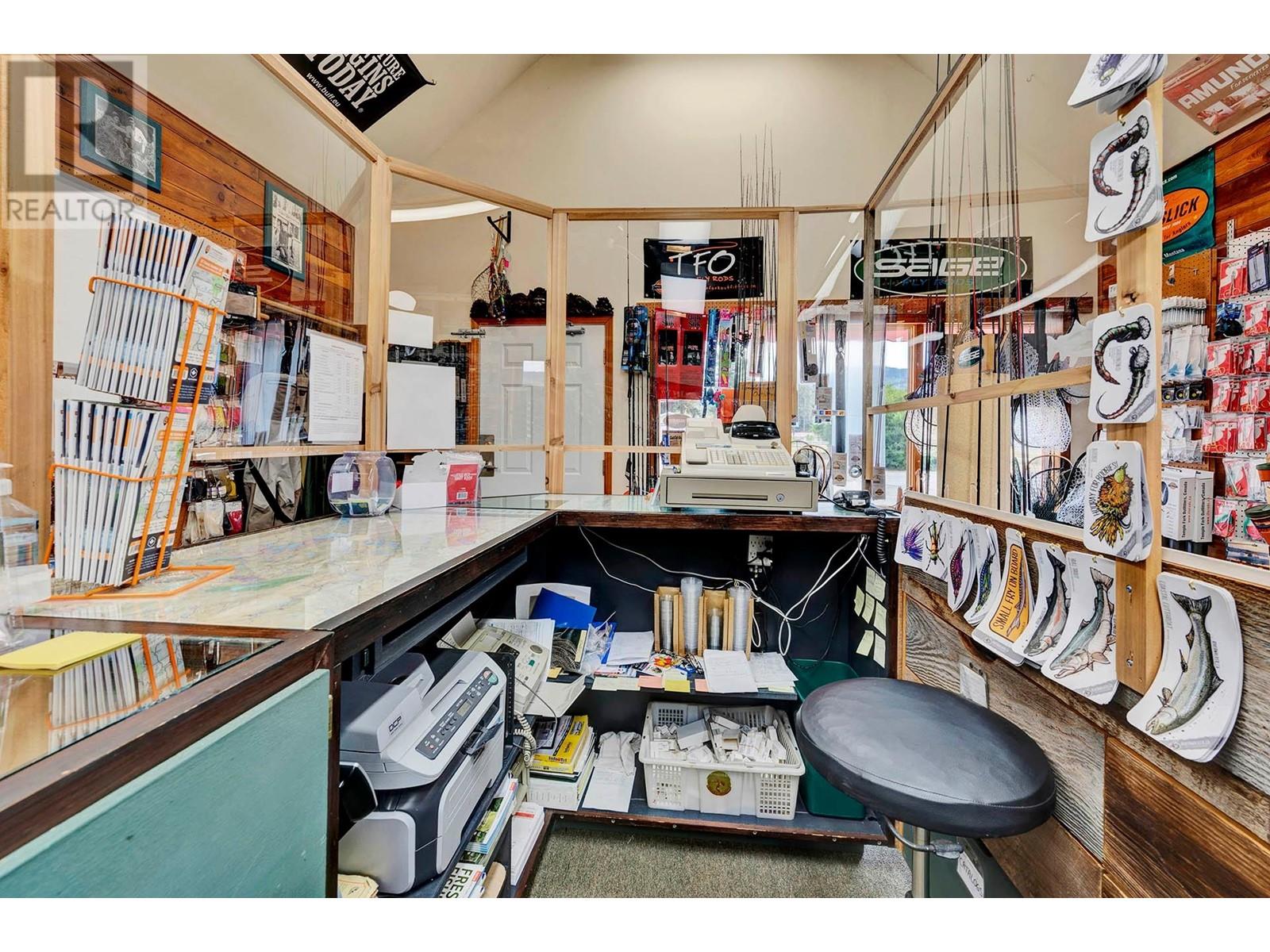 136 Highway 24, Little Fort, British Columbia   - Photo 8 - 180108