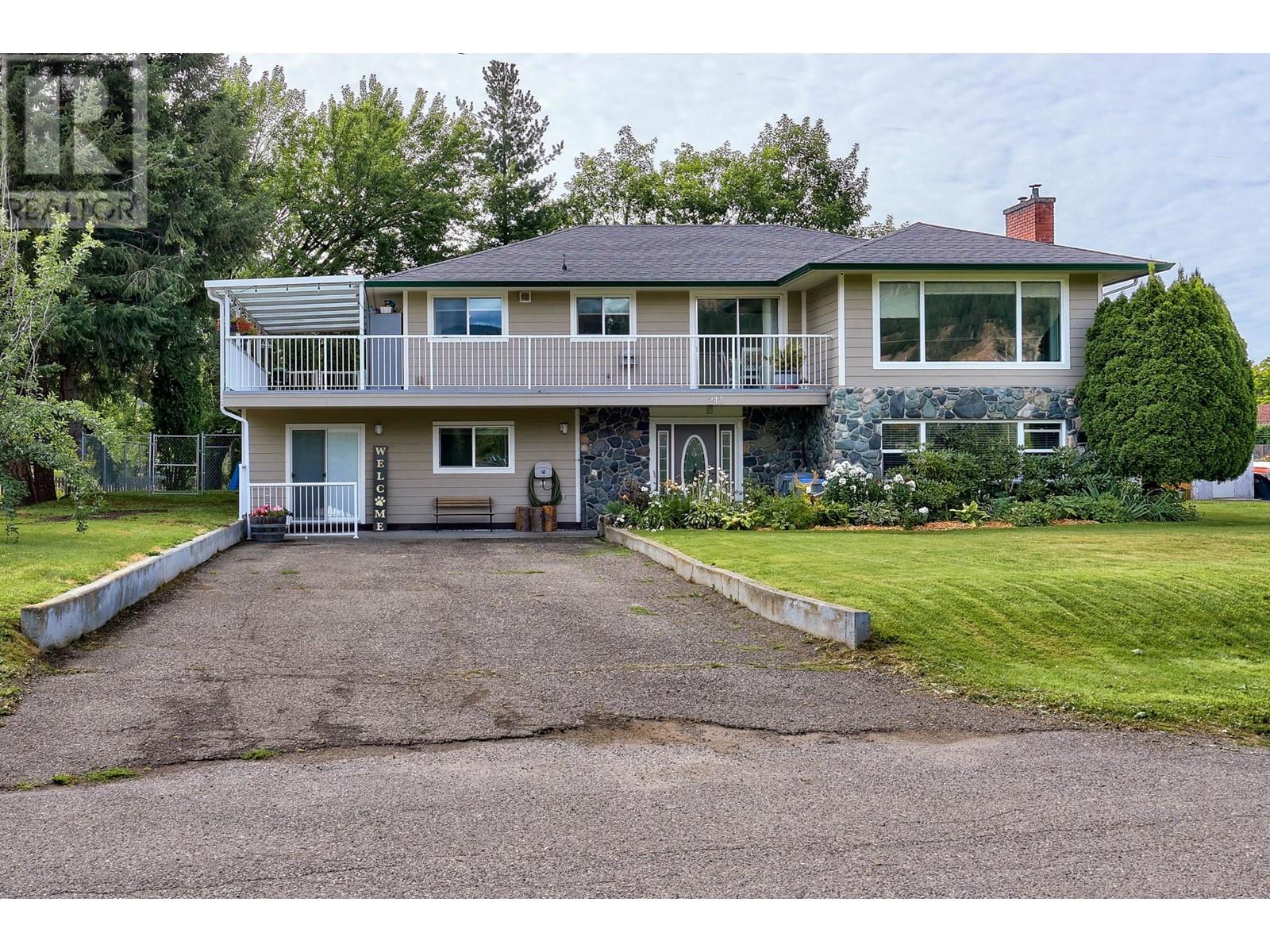 211 BLUEBERRY PLACE, kamloops, British Columbia