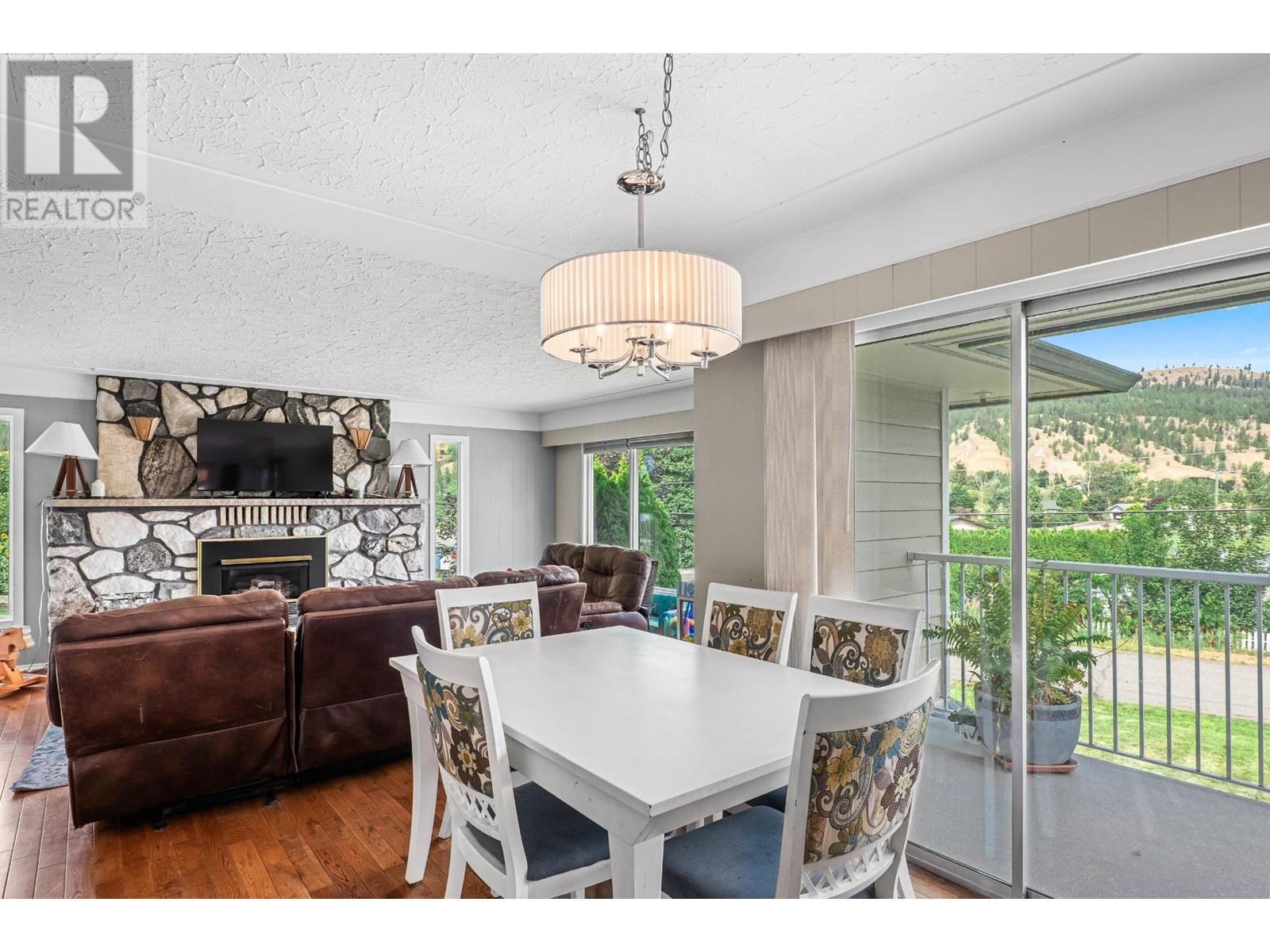 211 Blueberry Place, Kamloops, British Columbia  V2H 1M4 - Photo 10 - 180122