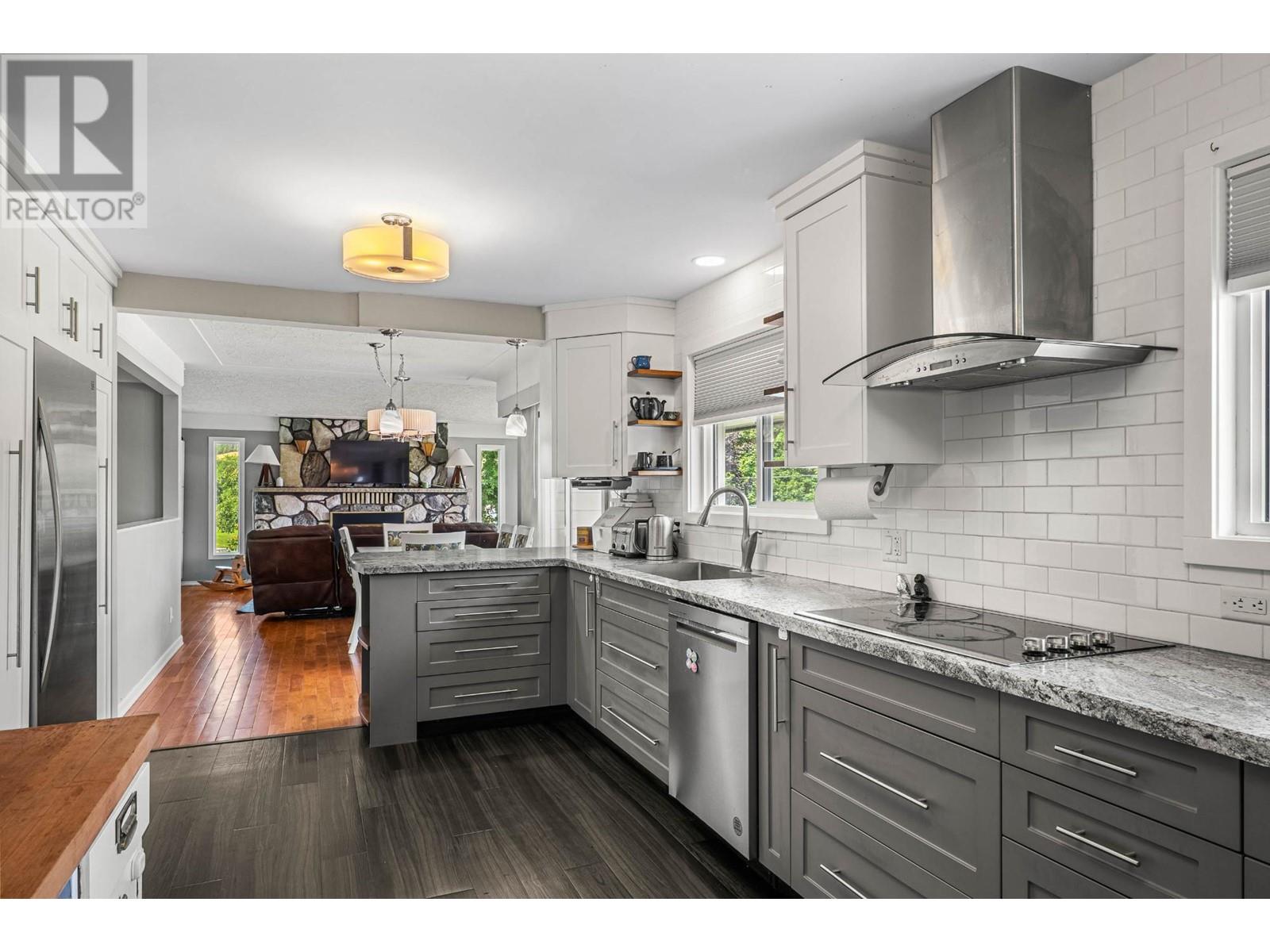 211 Blueberry Place, Kamloops, British Columbia  V2H 1M4 - Photo 16 - 180122