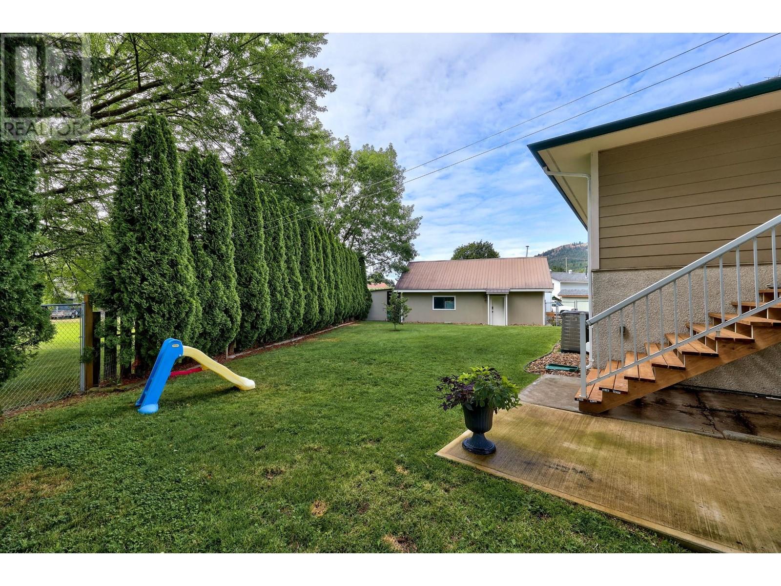 211 Blueberry Place, Kamloops, British Columbia  V2H 1M4 - Photo 31 - 180122