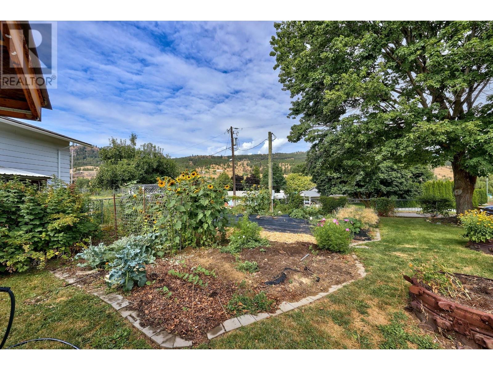 211 Blueberry Place, Kamloops, British Columbia  V2H 1M4 - Photo 39 - 180122