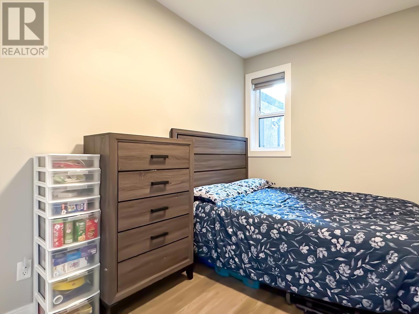 7377 11th Avenue, Burnaby, British Columbia  V3N 2N2 - Photo 18 - R2911092