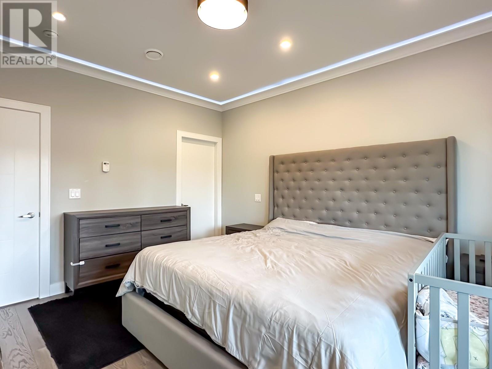 7377 11th Avenue, Burnaby, British Columbia  V3N 2N2 - Photo 21 - R2911092