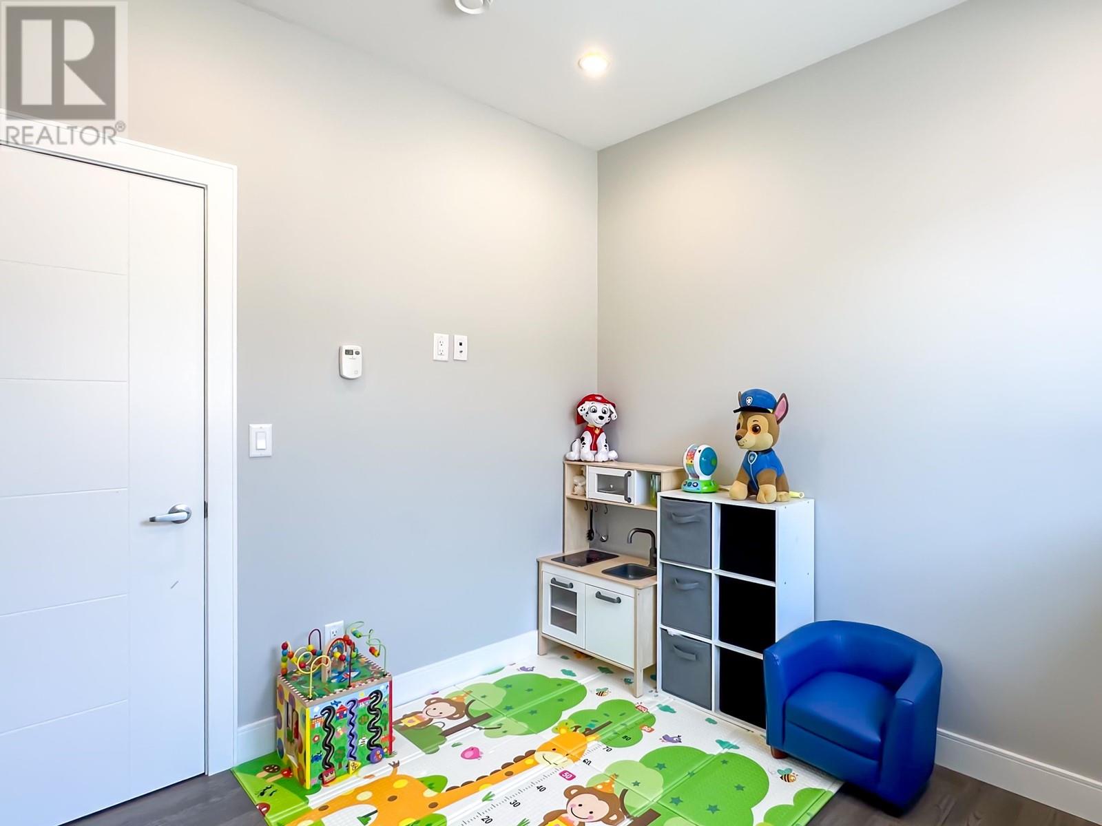 7377 11th Avenue, Burnaby, British Columbia  V3N 2N2 - Photo 28 - R2911092
