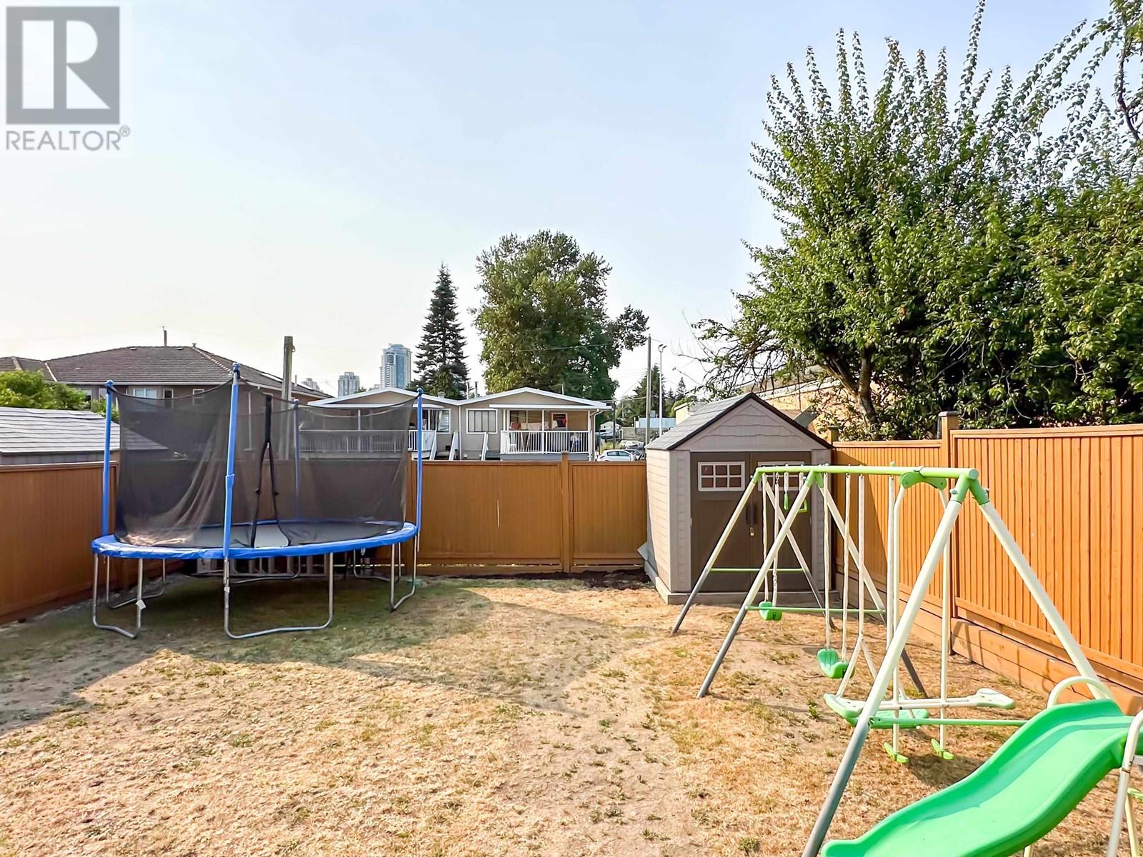 7377 11th Avenue, Burnaby, British Columbia  V3N 2N2 - Photo 35 - R2911092