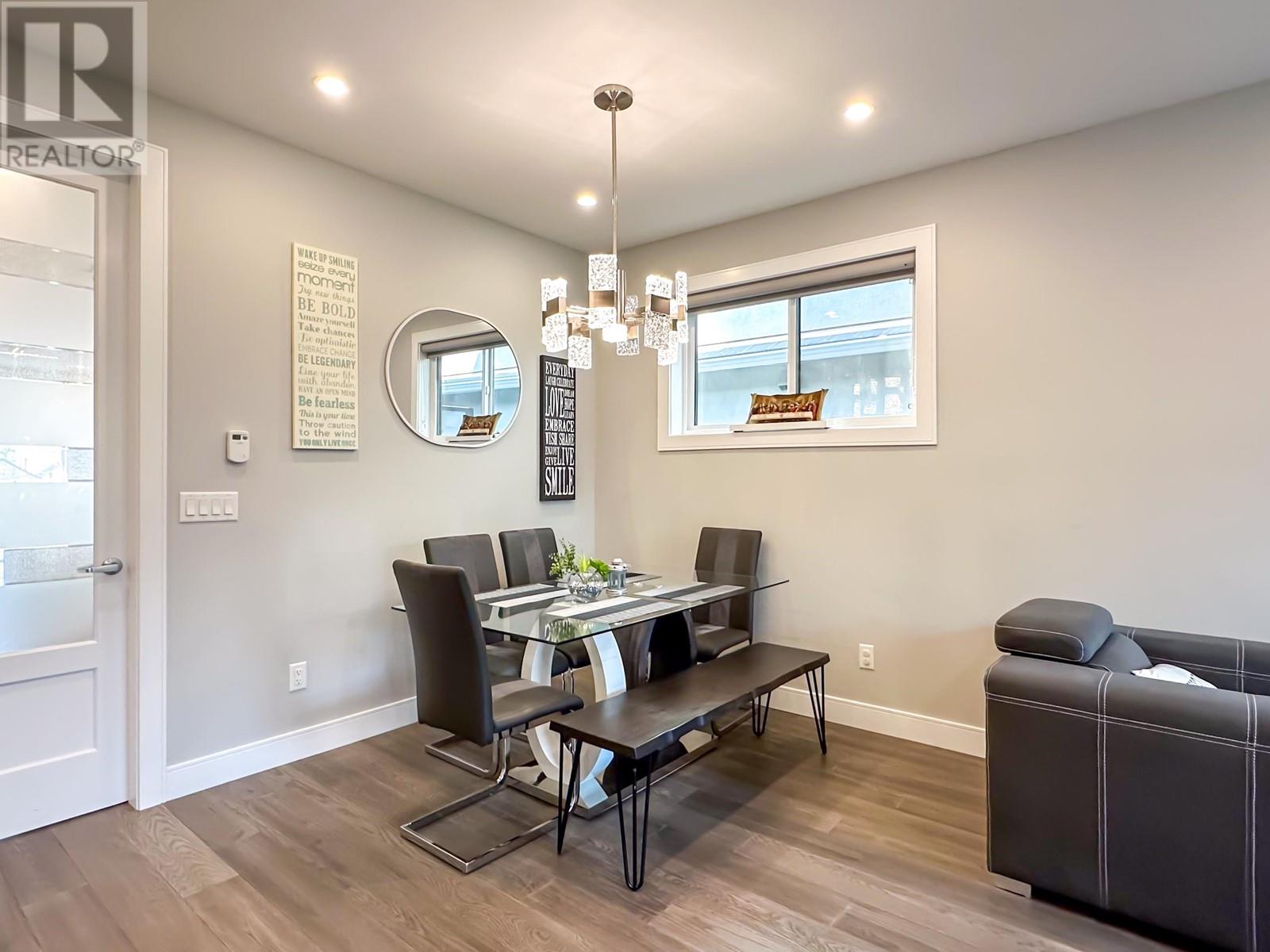 7377 11th Avenue, Burnaby, British Columbia  V3N 2N2 - Photo 5 - R2911092