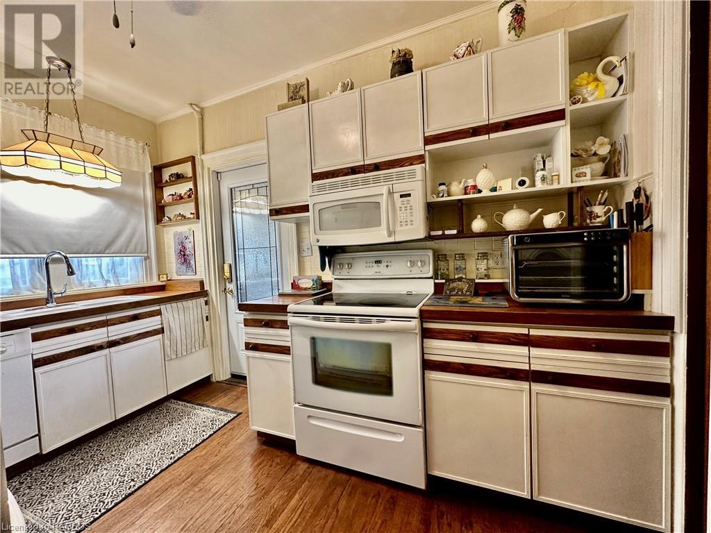 75 10th Street, Hanover, Ontario  N4N 1M9 - Photo 13 - 40627983