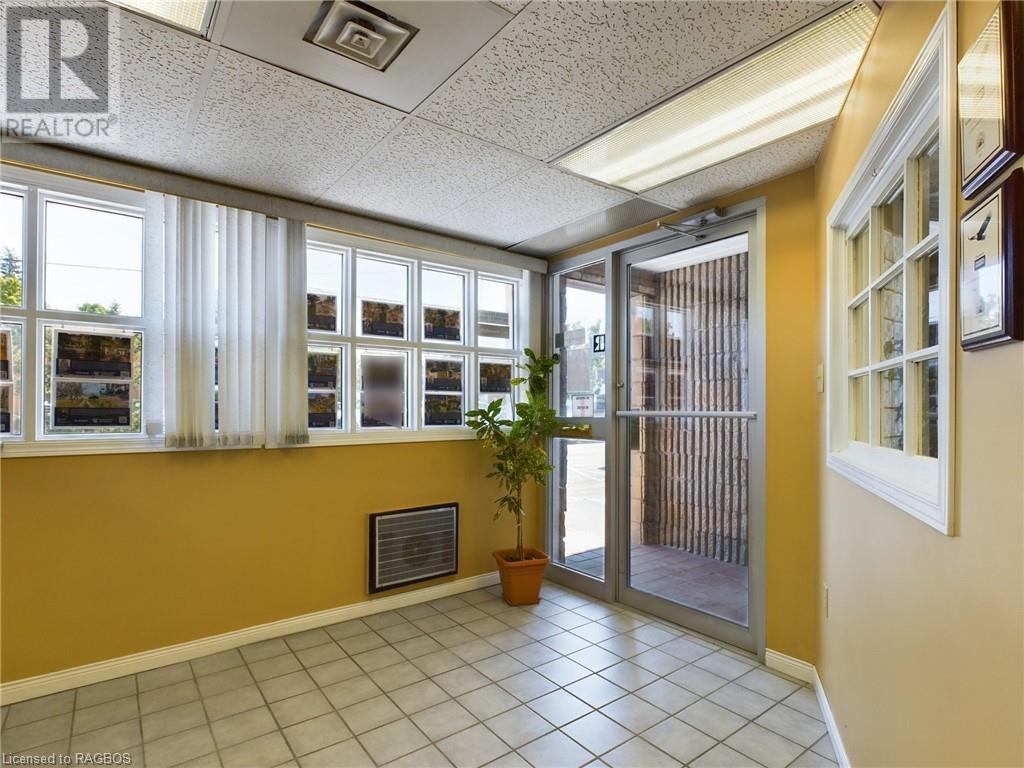 926 Queen Street, Kincardine, Ontario  N2Z 2Y2 - Photo 2 - 40627951