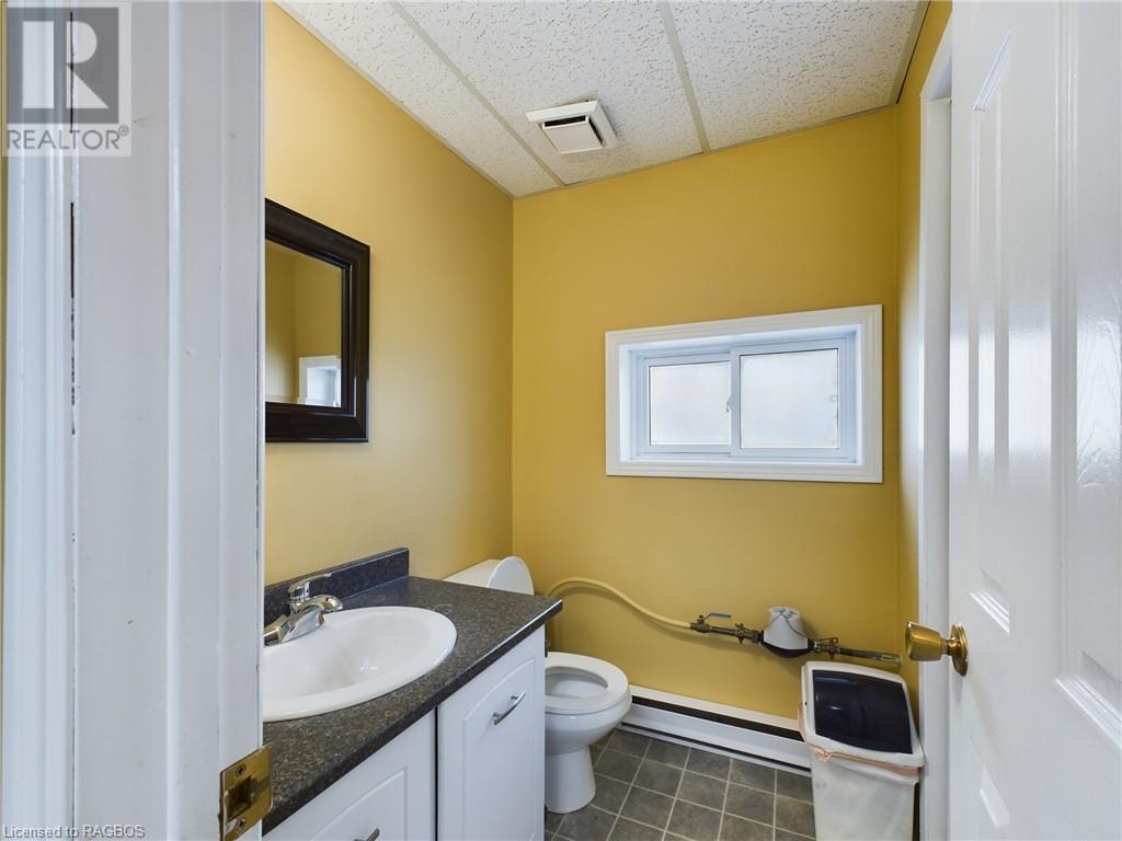 926 Queen Street, Kincardine, Ontario  N2Z 2Y2 - Photo 9 - 40627951