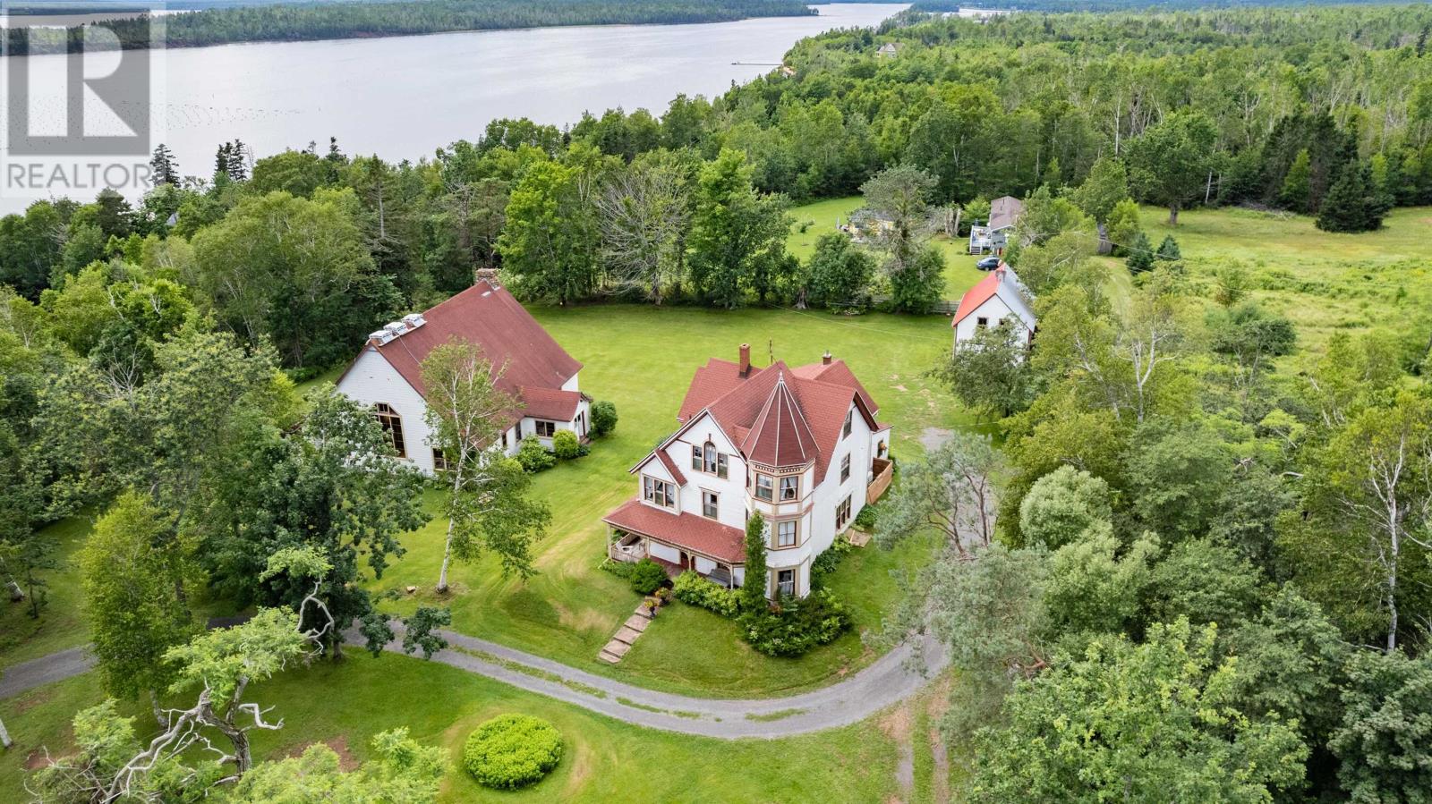 9 East Royalty Road, Georgetown, Prince Edward Island  C0A 1L0 - Photo 8 - 202418386