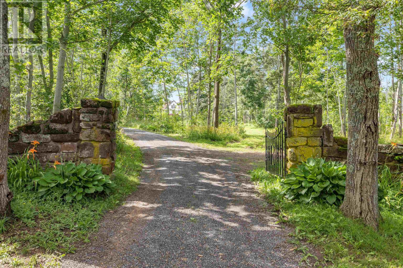 9 East Royalty Road, Georgetown, Prince Edward Island  C0A 1L0 - Photo 3 - 202418399