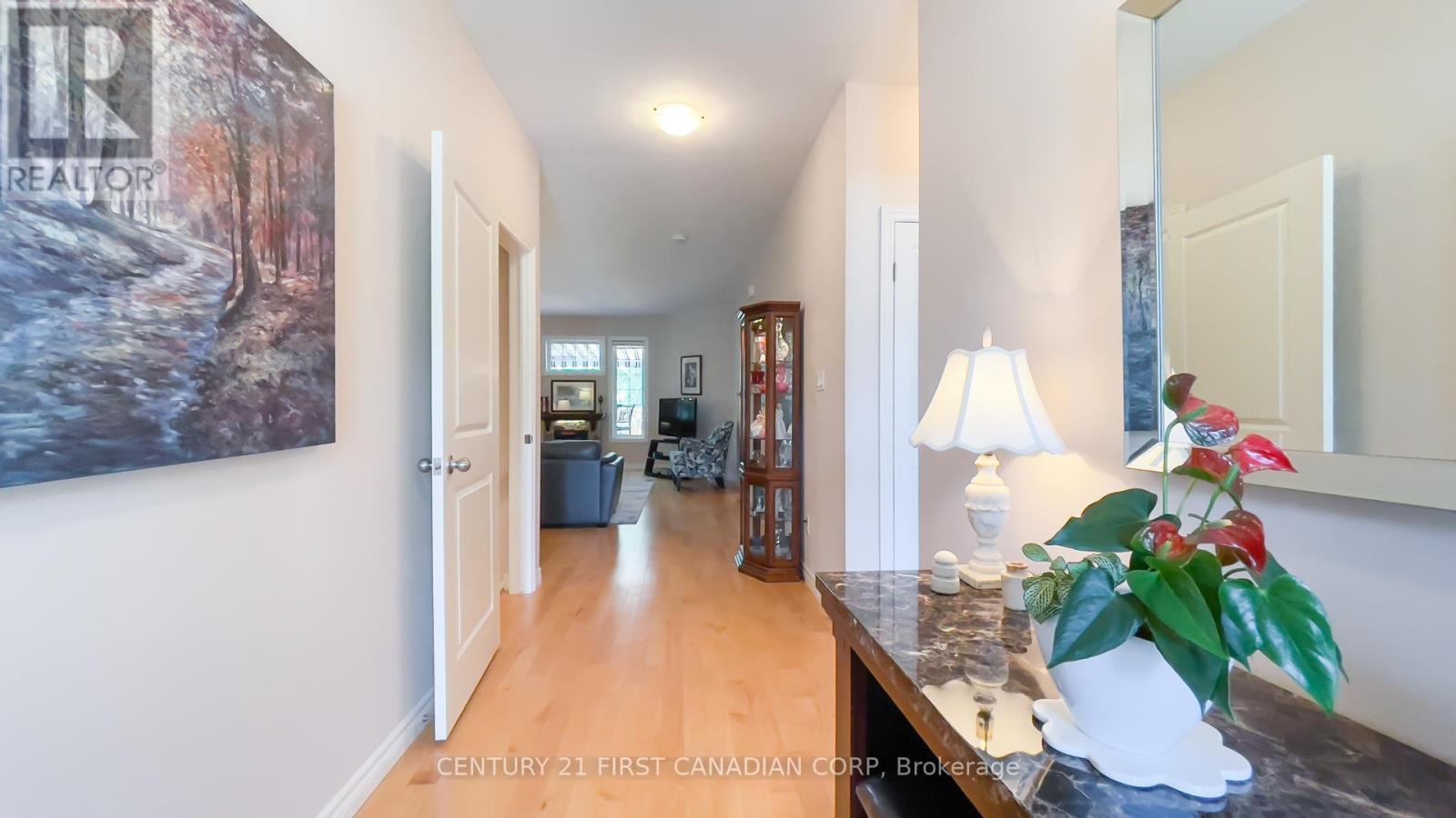 5 Oakwood Links Lane, Lambton Shores (Grand Bend), Ontario  N0M 1T0 - Photo 7 - X9234869