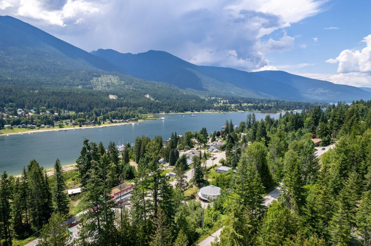 7815 Highway 3a, Balfour, British Columbia  V0G 1C0 - Photo 1 - 2478739