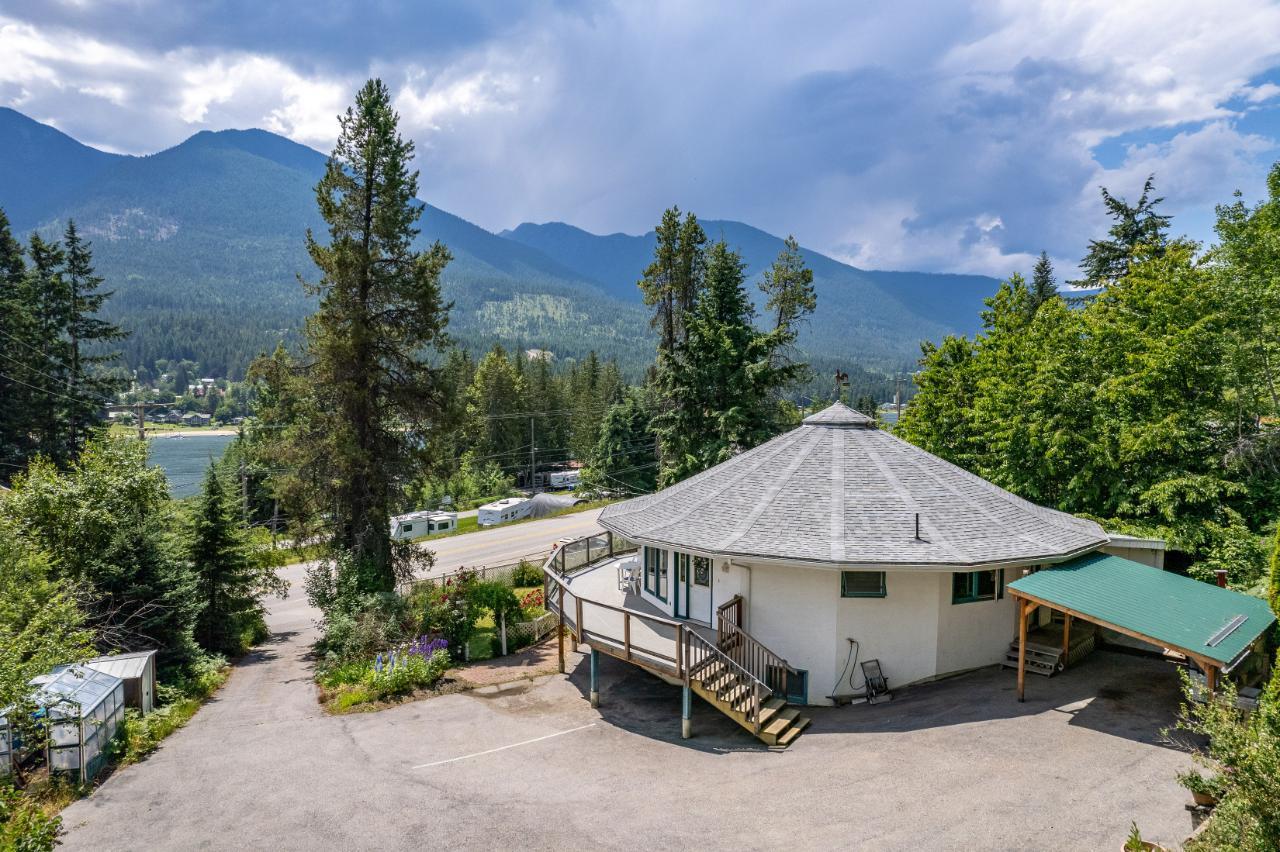 7815 Highway 3a, Balfour, British Columbia  V0G 1C0 - Photo 2 - 2478739