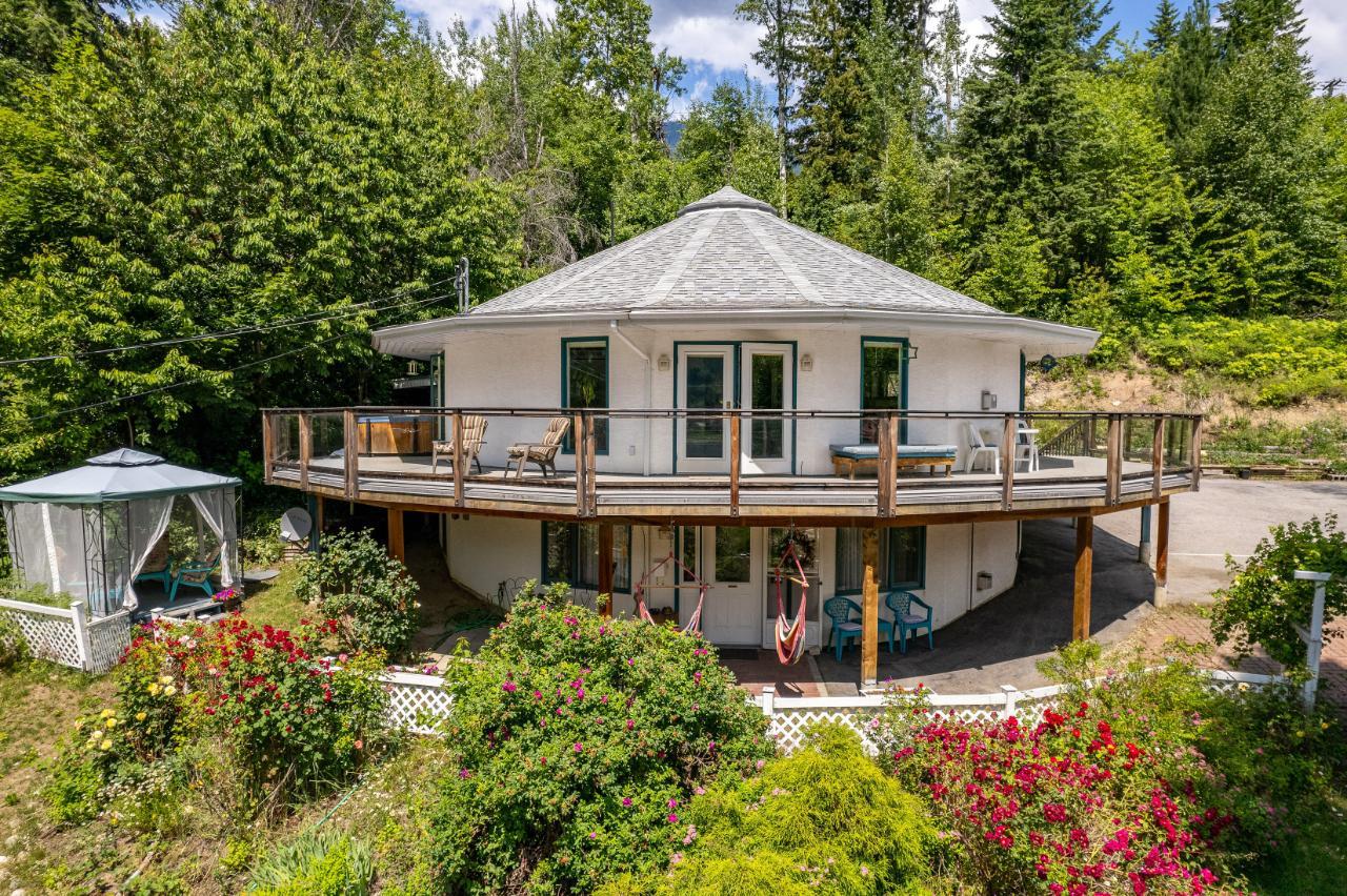 7815 Highway 3a, Balfour, British Columbia  V0G 1C0 - Photo 3 - 2478739