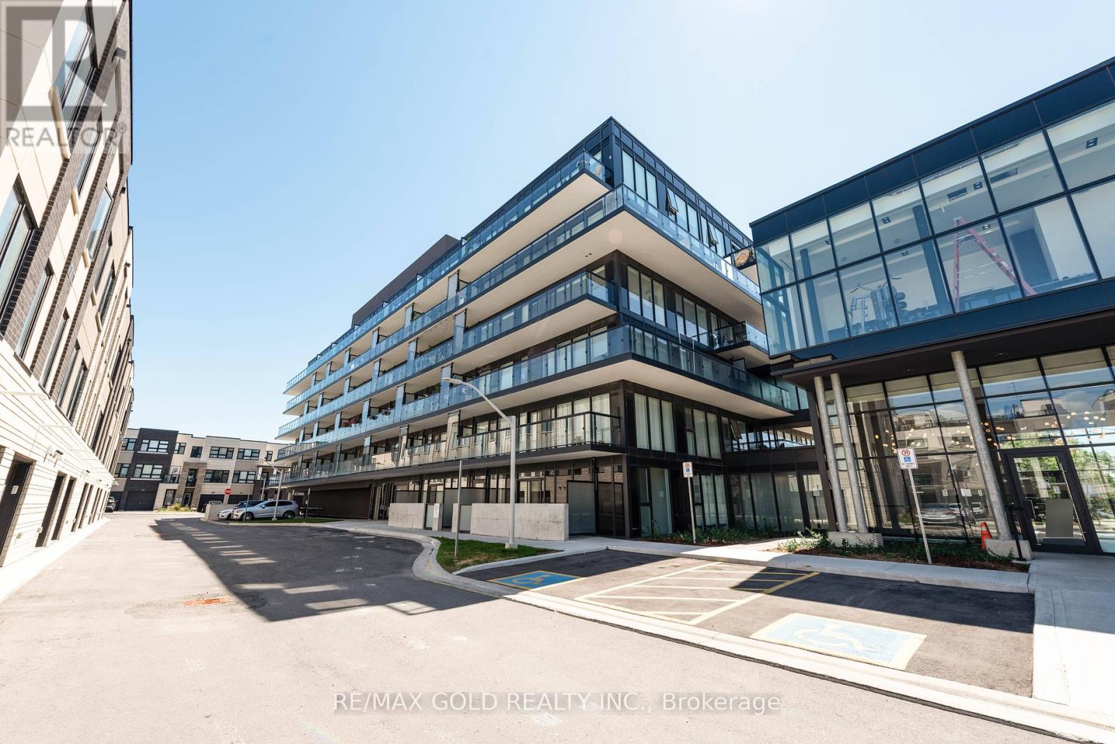 Фото объекта недвижимости B320 - 1119 COOKE BOULEVARD W