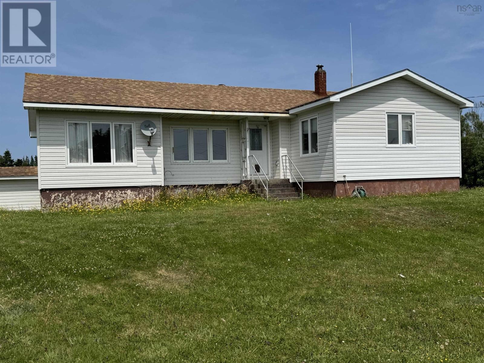 74 School Street, Clark's Harbour, Nova Scotia  B0W 1P0 - Photo 1 - 202418454