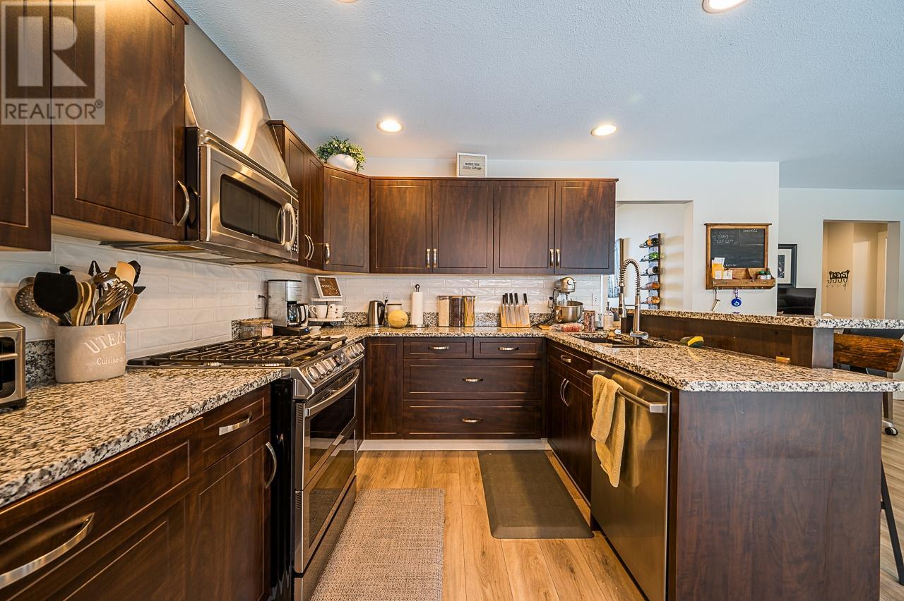 927 Heatherton Crt, Kamloops, British Columbia   - Photo 2 - 180127