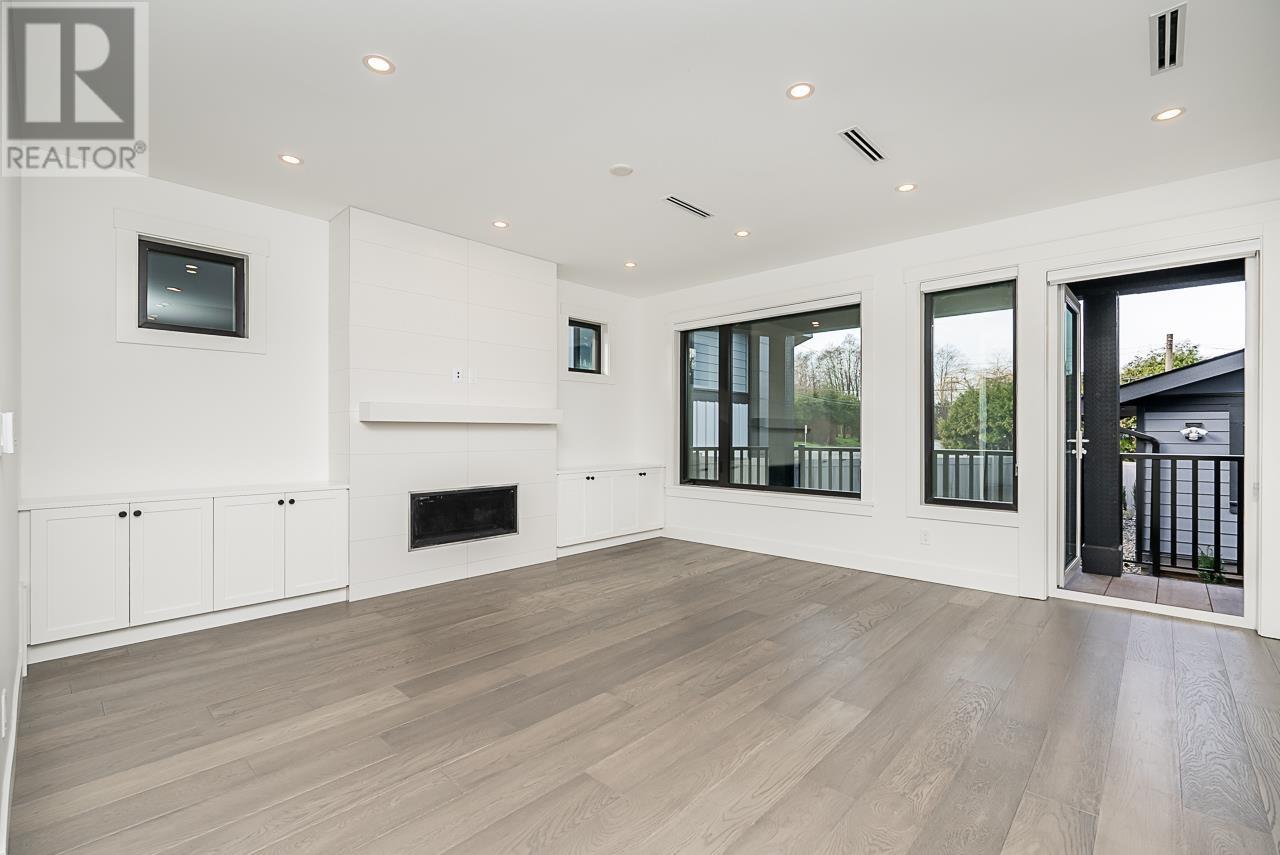 5225 Woodsworth Street, Burnaby, British Columbia  V5G 1S5 - Photo 4 - R2911245