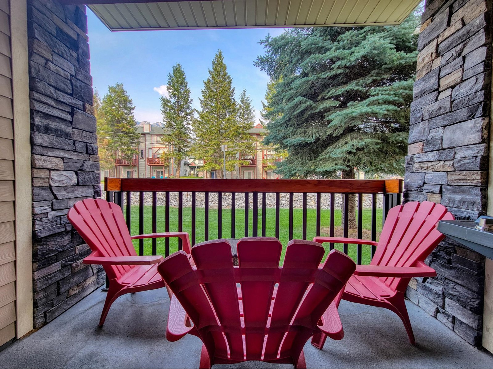 1109 - 7495 Columbia Avenue, Radium Hot Springs, British Columbia  V0A 1M0 - Photo 2 - 2478772