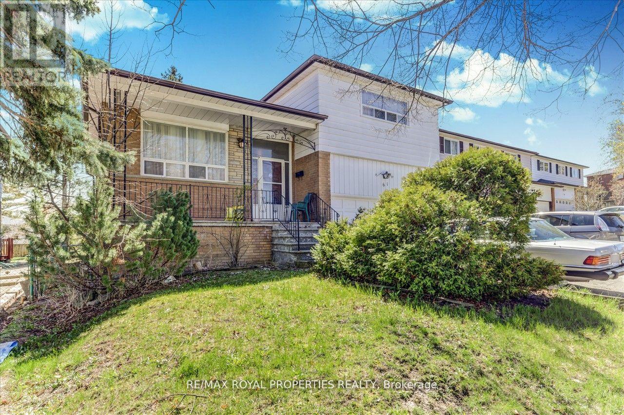 61 Shoredale Drive, Toronto (Woburn), Ontario  M1G 3T1 - Photo 4 - E9235853