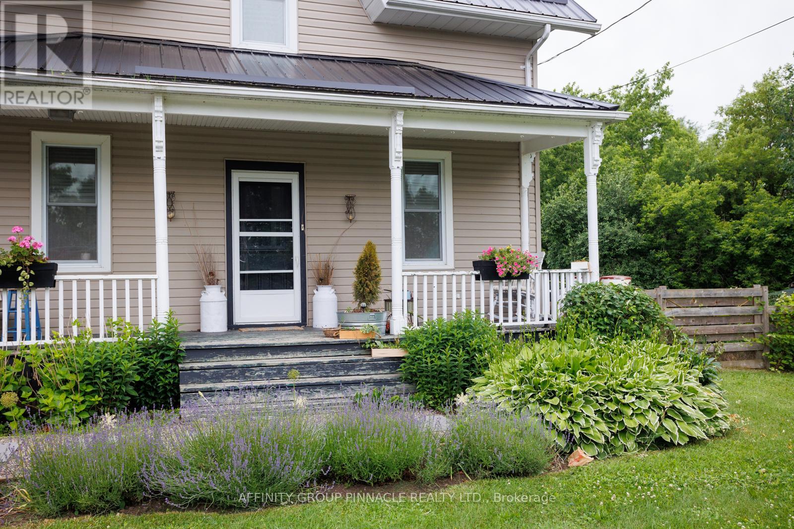 1945 Sturgeon Road, Kawartha Lakes, Ontario  K0M 1L0 - Photo 2 - X9235904