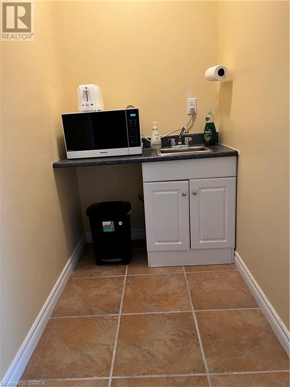 340 Henry Street Unit# 12 Upr, Brantford, Ontario  N3S 7V9 - Photo 8 - 40627592