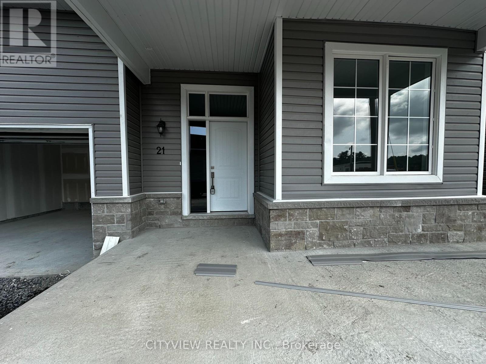 21 Turnberry Court, Bracebridge, Ontario  P1L 0N5 - Photo 3 - X9235929