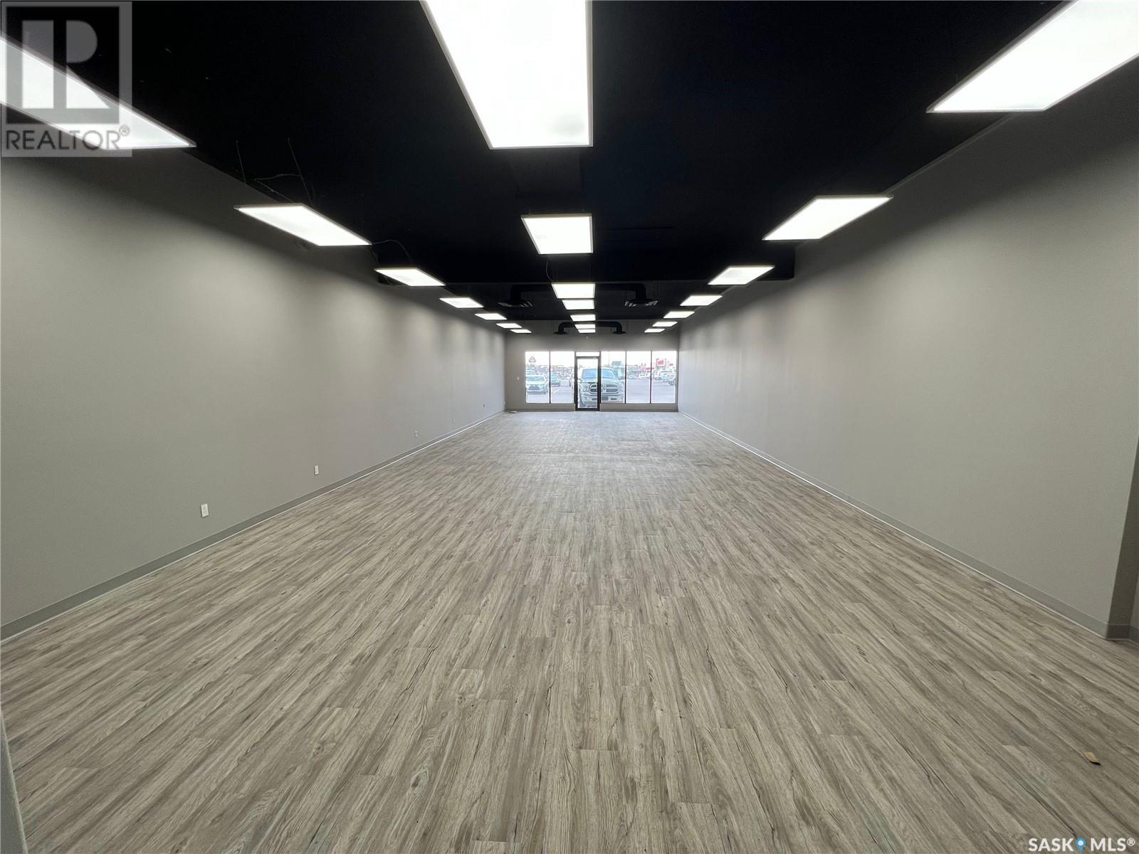 Property at 12 385 Broadway STREET E image 2