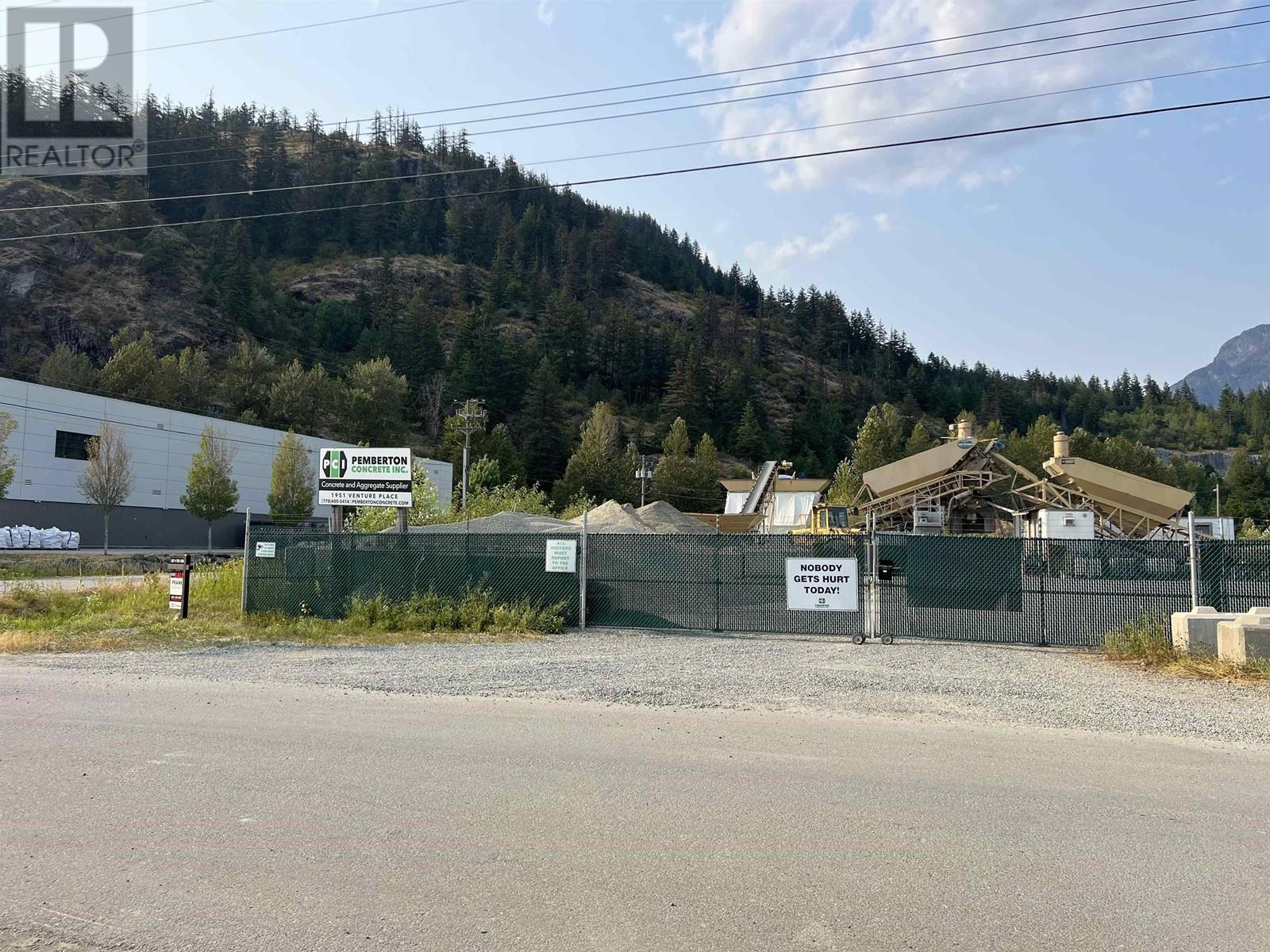 1951 Venture Place, Pemberton, British Columbia  V0N 2L0 - Photo 11 - C8061929