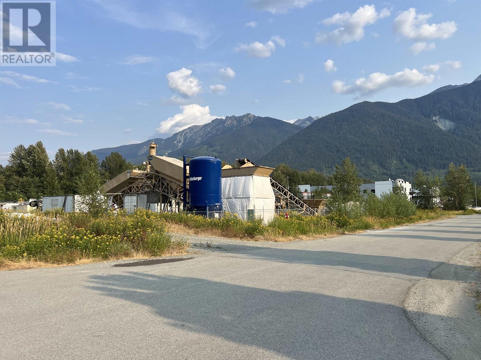 1951 Venture Place, Pemberton, British Columbia  V0N 2L0 - Photo 9 - C8061929