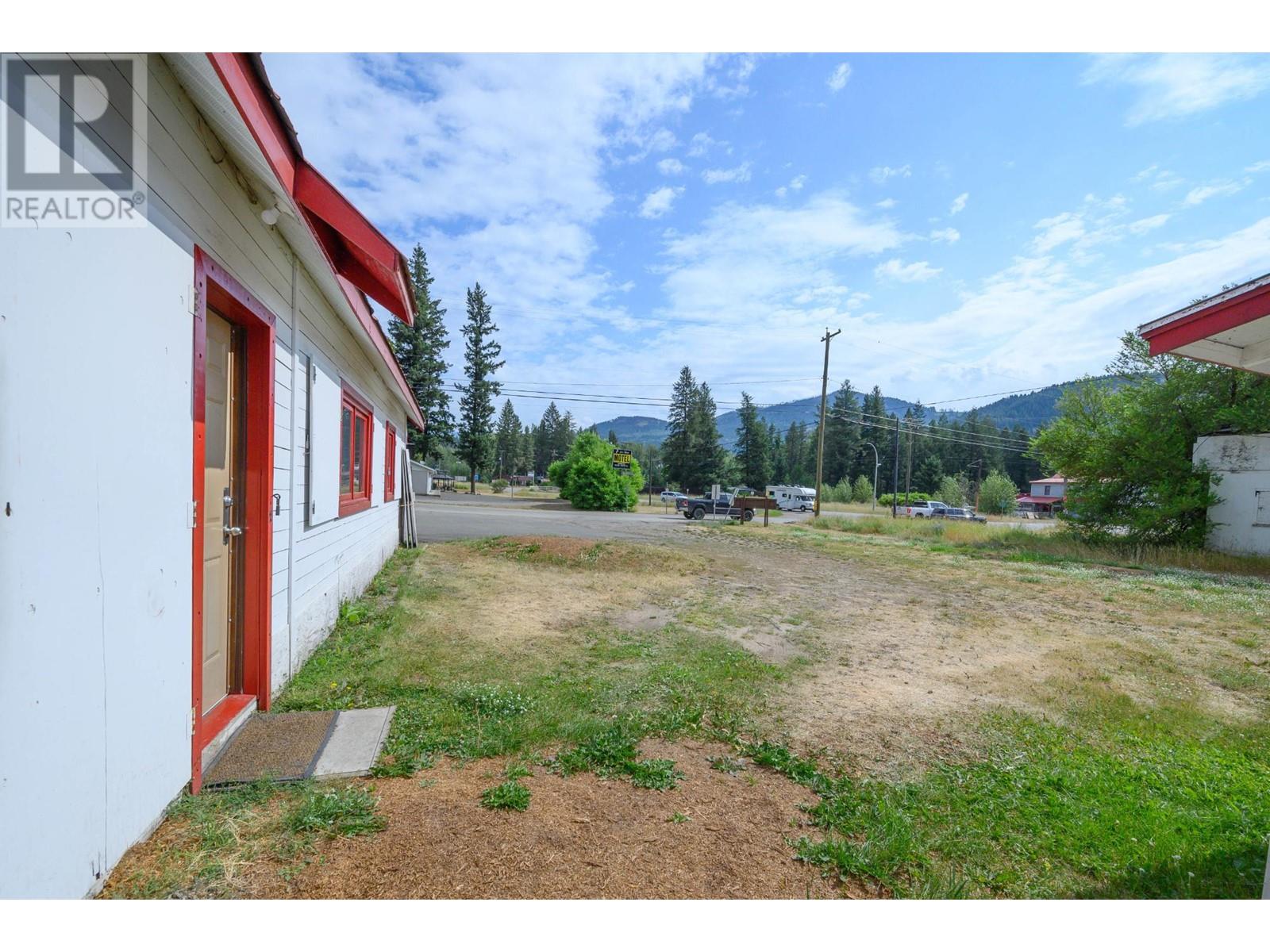 136 Highway 24, Little Fort, British Columbia    - Photo 38 - 180108