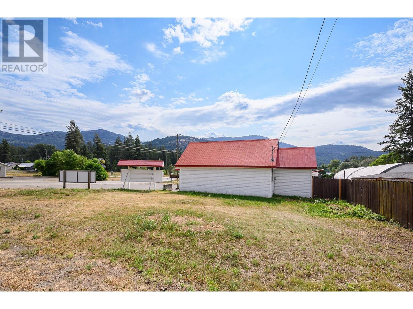 136 Highway 24, Little Fort, British Columbia    - Photo 36 - 180108