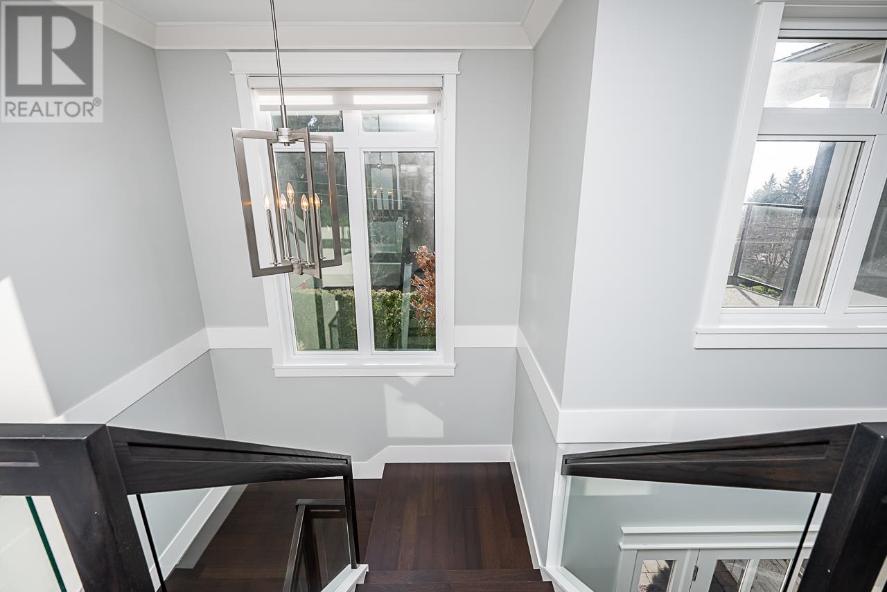 314 E Carisbrooke Road, North Vancouver, British Columbia  V7N 1N3 - Photo 15 - R2911215