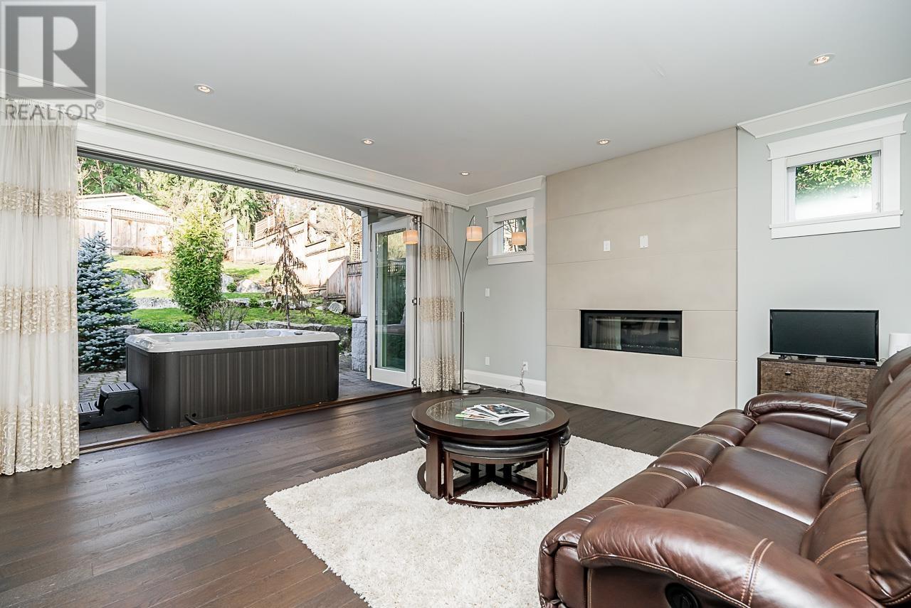 314 E Carisbrooke Road, North Vancouver, British Columbia  V7N 1N3 - Photo 10 - R2911215