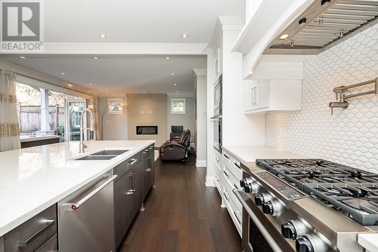 314 E Carisbrooke Road, North Vancouver, British Columbia  V7N 1N3 - Photo 8 - R2911215