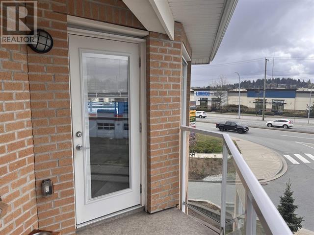 302 1990 Westminster Avenue, Port Coquitlam, British Columbia  V3B 1E8 - Photo 3 - R2911340