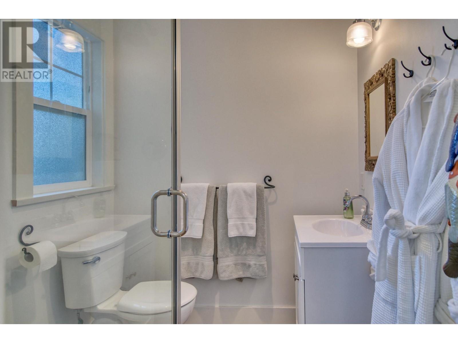 3258 Beach Avenue, Roberts Creek, British Columbia  V0N 2W2 - Photo 30 - R2911424