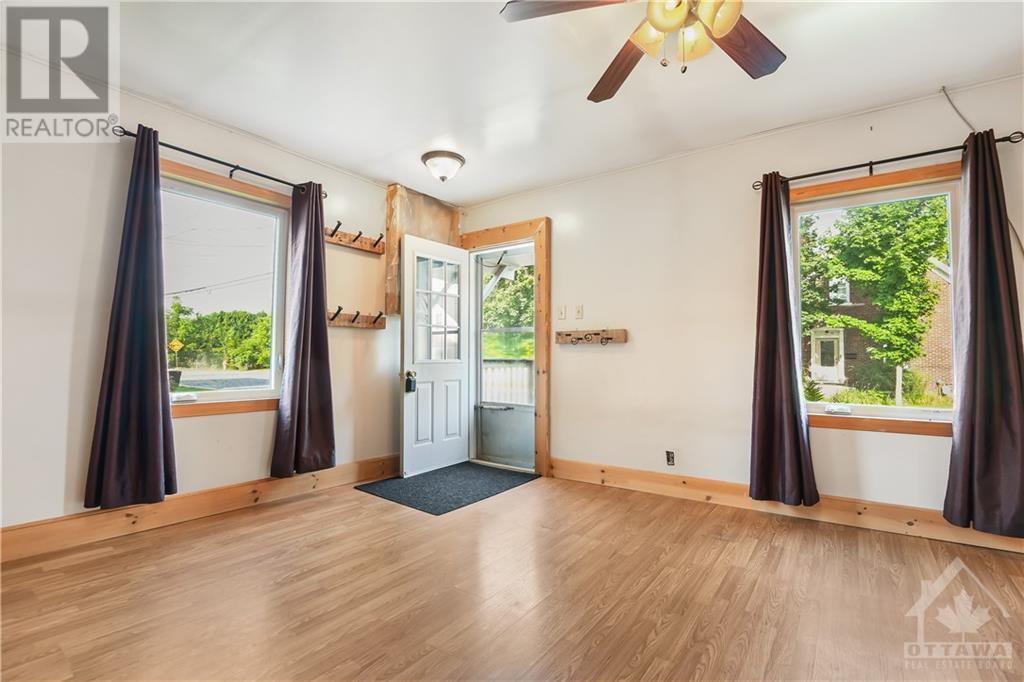 42 Montague Street, Smiths Falls, Ontario  K7A 2M1 - Photo 4 - 1405142