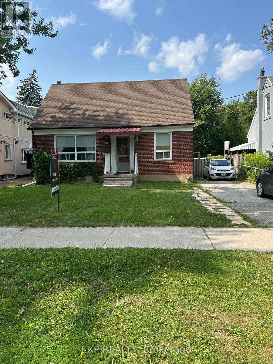12 PLEASANT AVENUE, Toronto, Ontario