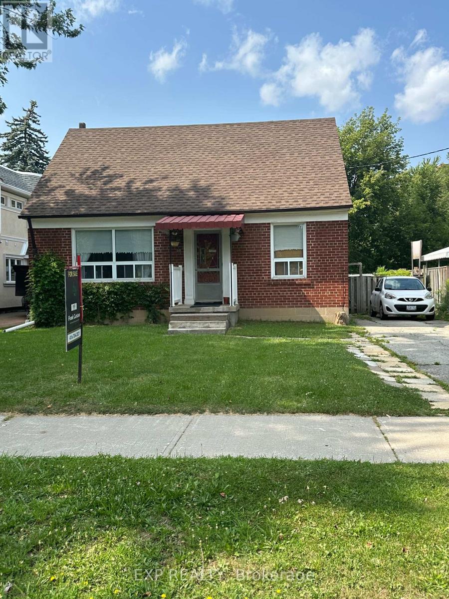 12 Pleasant Avenue, Toronto (Newtonbrook West), Ontario  M2M 1L9 - Photo 2 - C9236550