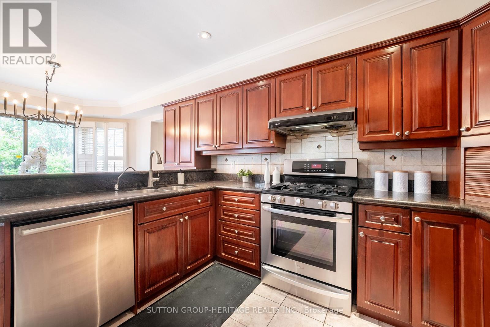 4042 Ellesmere Road, Toronto (Highland Creek), Ontario  M1C 1H7 - Photo 12 - E9011443